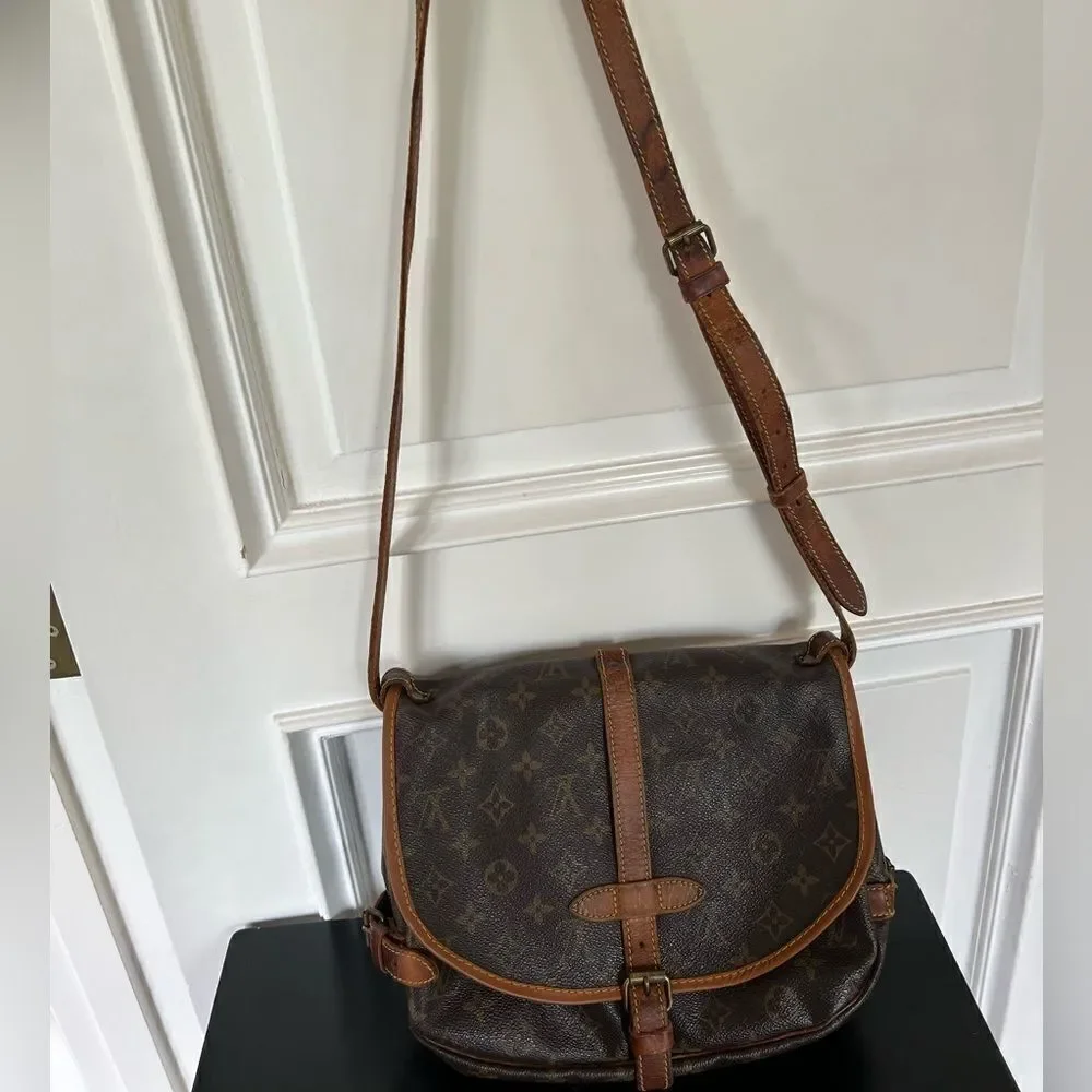 AUTH LOUIS VUITTON MONOGRAM SAUMUR 30 CROSSBODYBAG